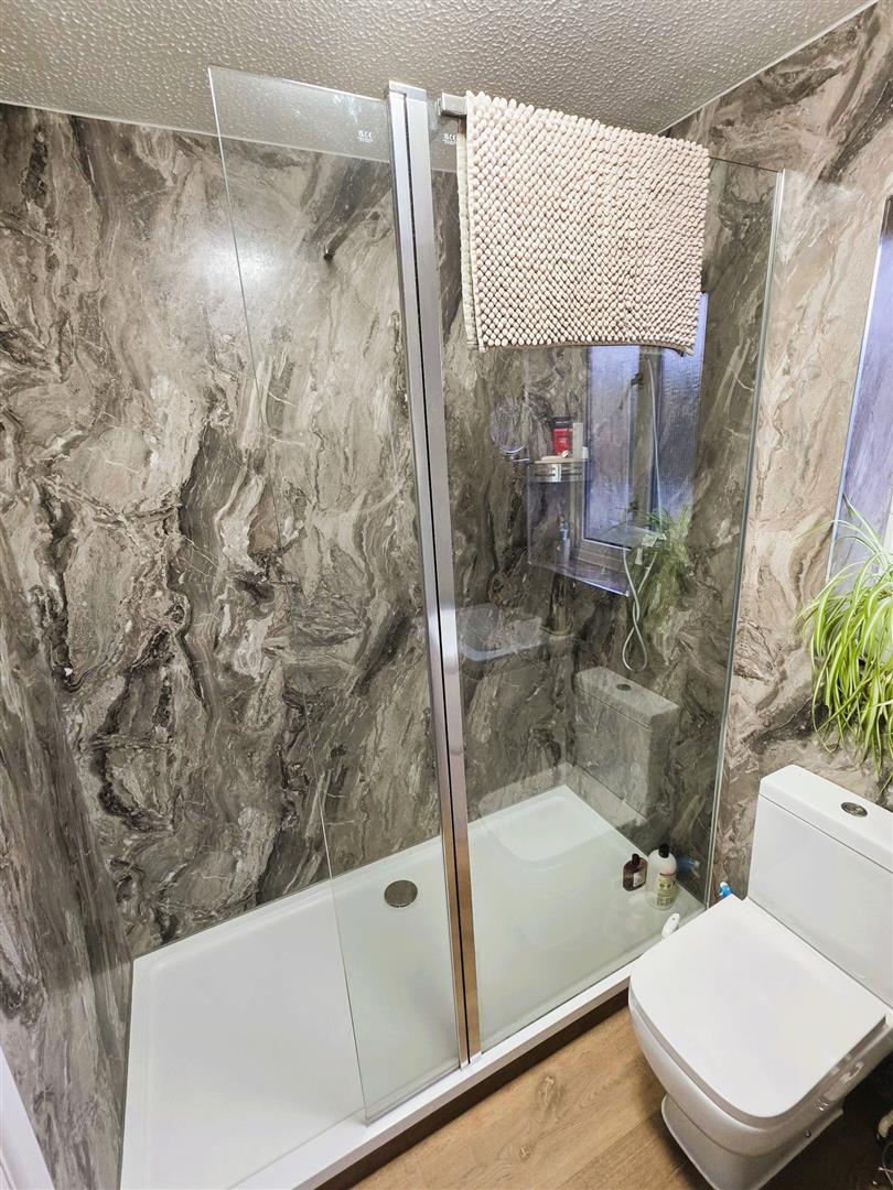 Llwyn Cyfarthwch, Llanelli, SA15 1GY